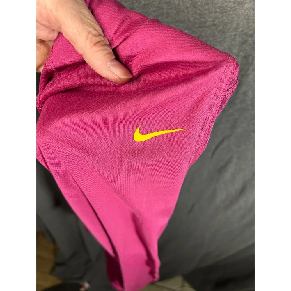 Nike Dri-FIT Livestrong Pink‎ Long Sleeve Athletic Training Shirt Womens S Y2K